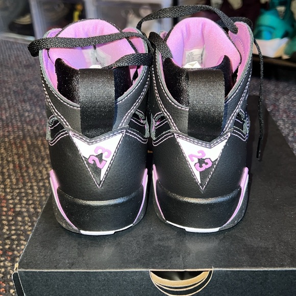 Barely Grape Jordan 7’s - Picture 3 of 4